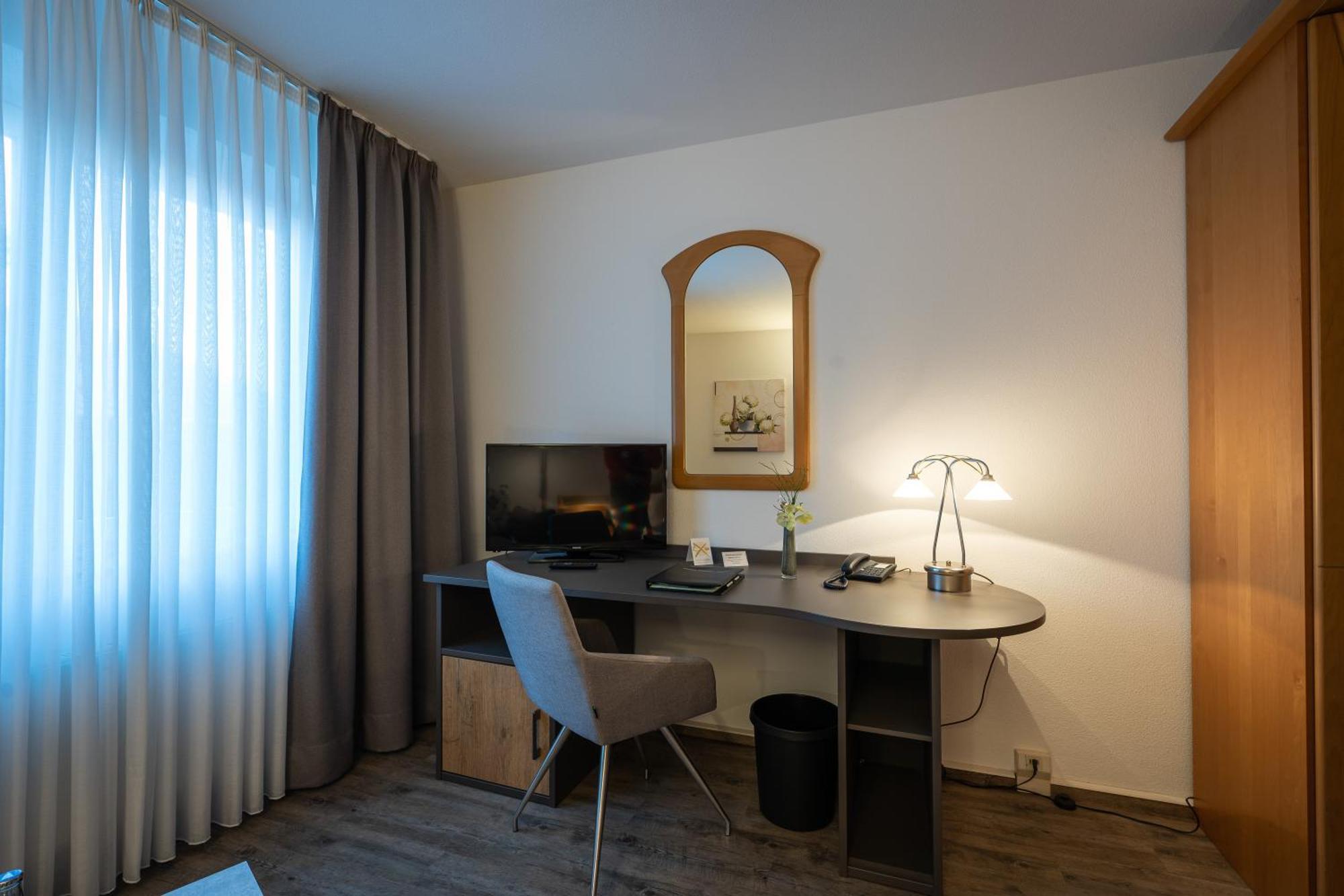 Hotel Pfaelzer Hof Braunschweig Bagian luar foto
